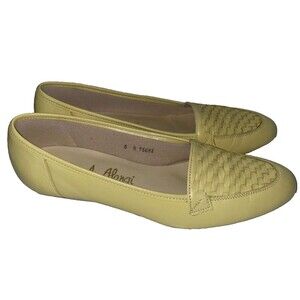J. Alongi Vintage Women's Loafers size 6 Light Yellow Leather Flats